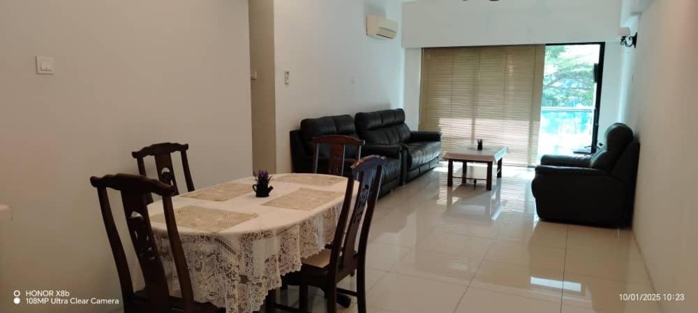 K. Riverfront Apartment Ipoh Oda fotoğraf